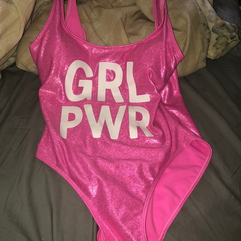 new never worn little girls 1 piece bathing suit,